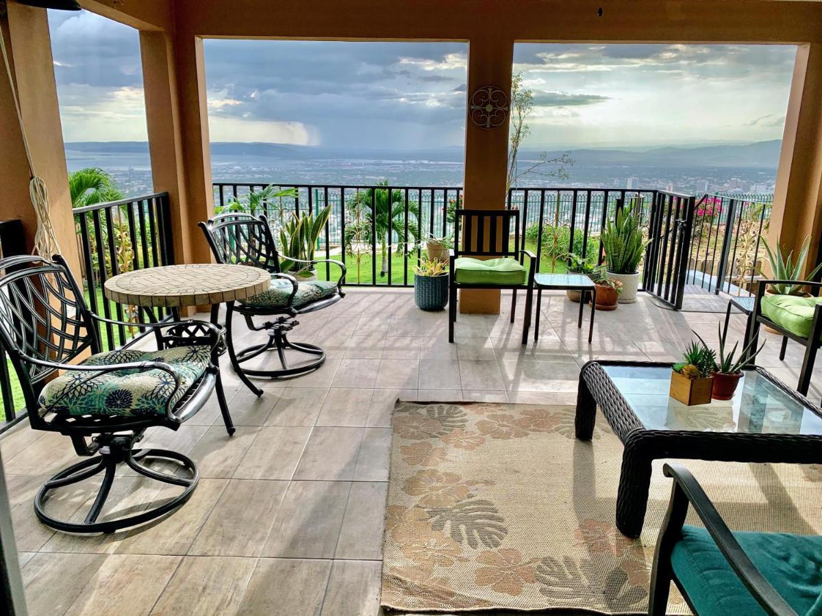 Bella Vista Villa Kingston Exterior photo
