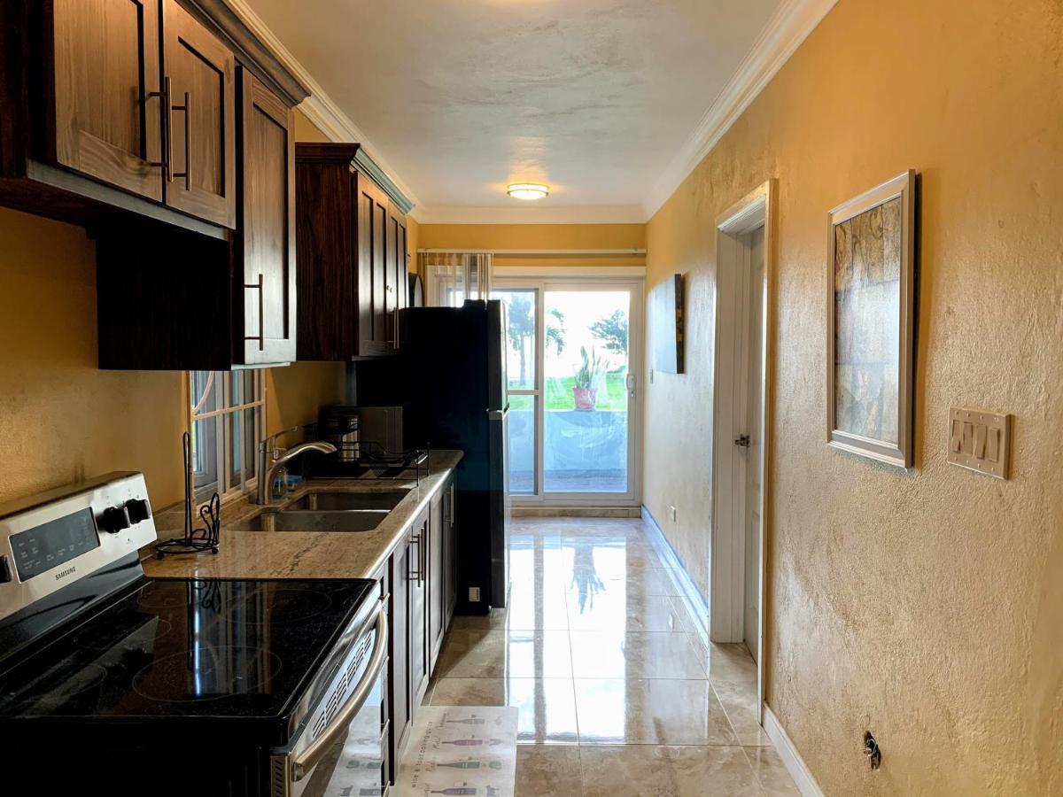 Bella Vista Villa Kingston Exterior photo